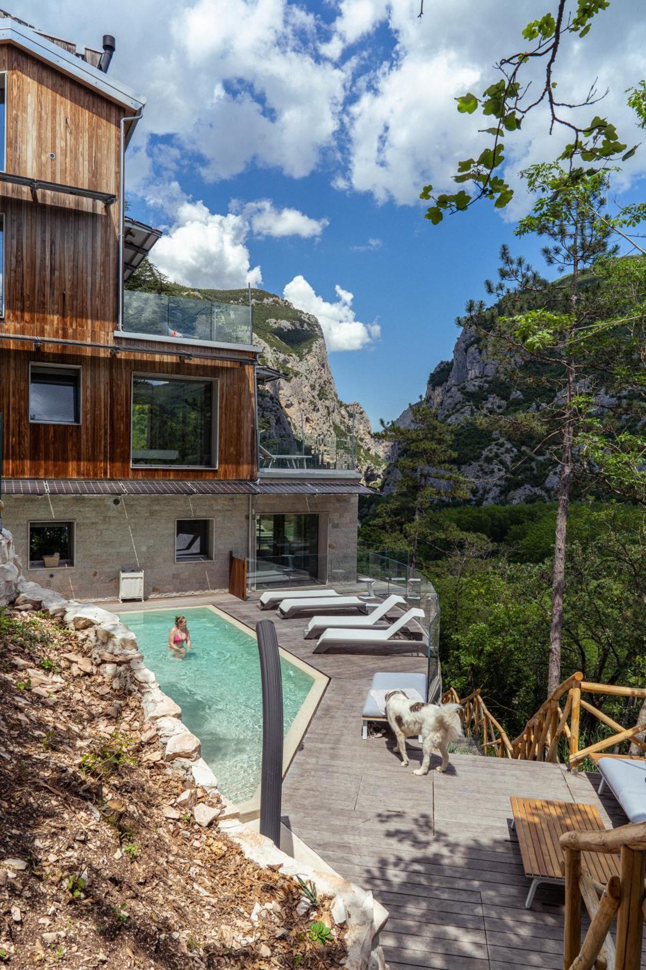 La Forestale Luxury Ecolodge Piano Terra- Appt Acqualagna Εξωτερικό φωτογραφία